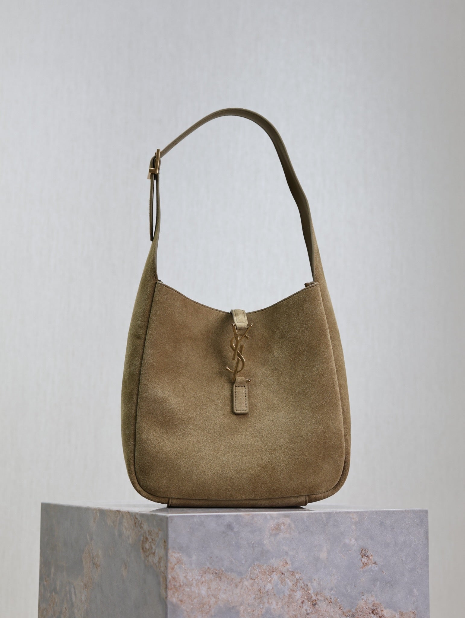 LE 5A7 bag